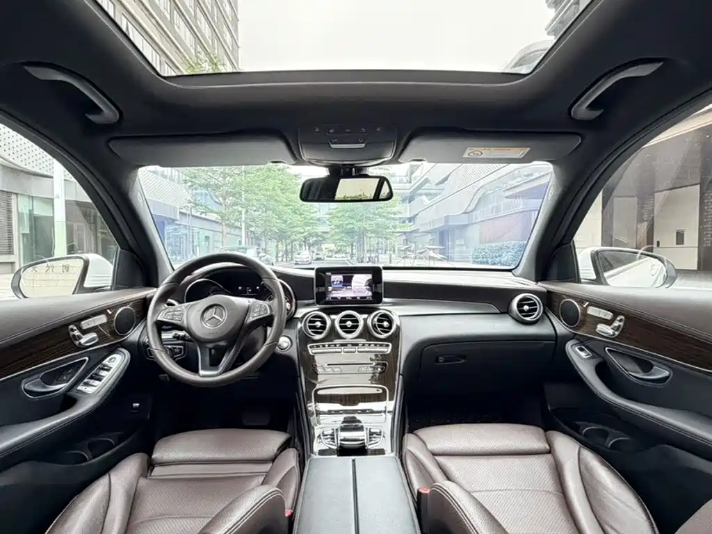 Mercedes-Benz GLC 2017 — фото 12