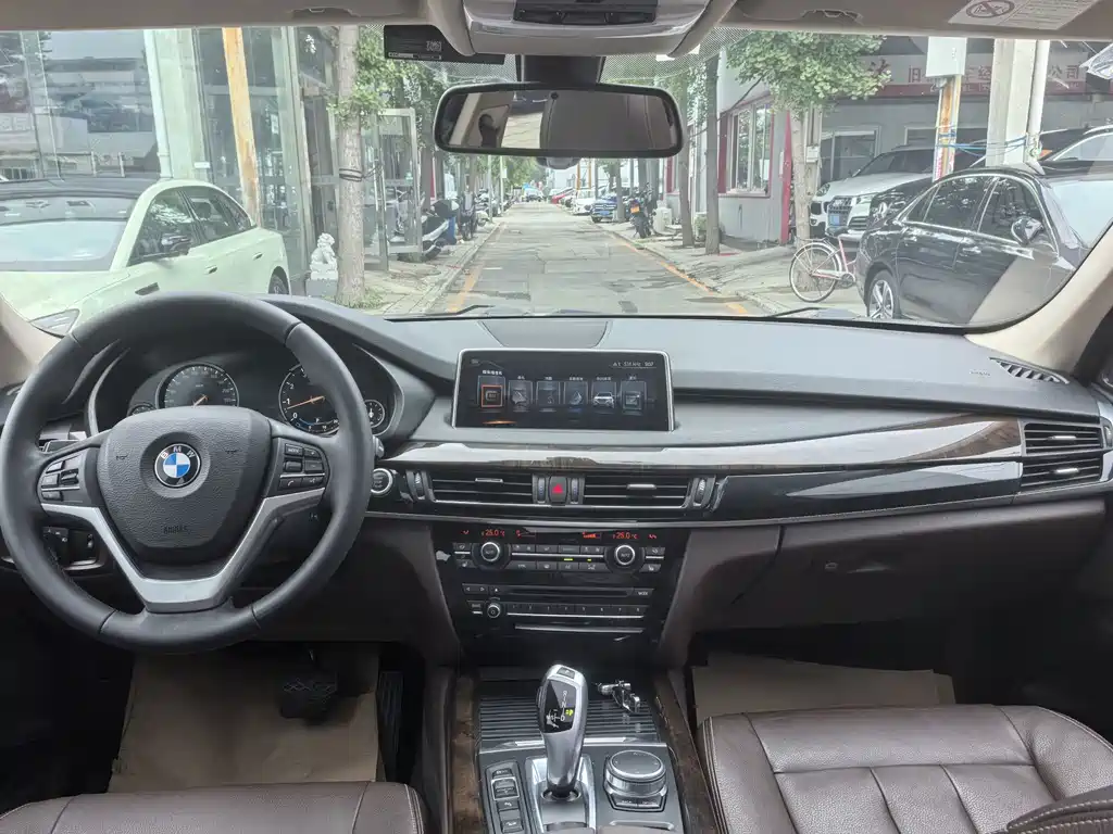 BMW X5 2018 — фото 18