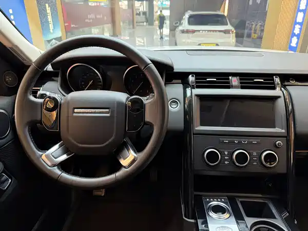 Land Rover Discovery 2019