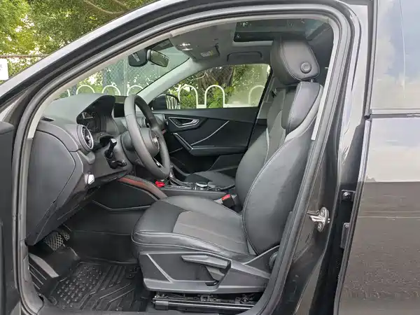 Audi Q2L E-Tron 2020