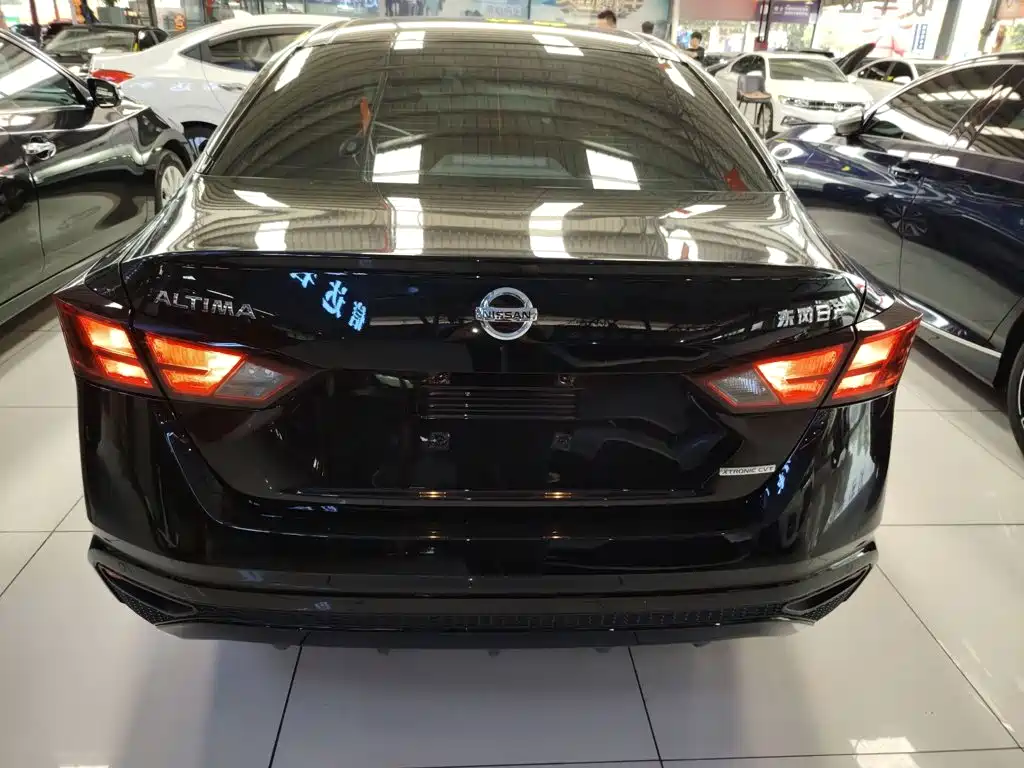 Nissan Teana 2023