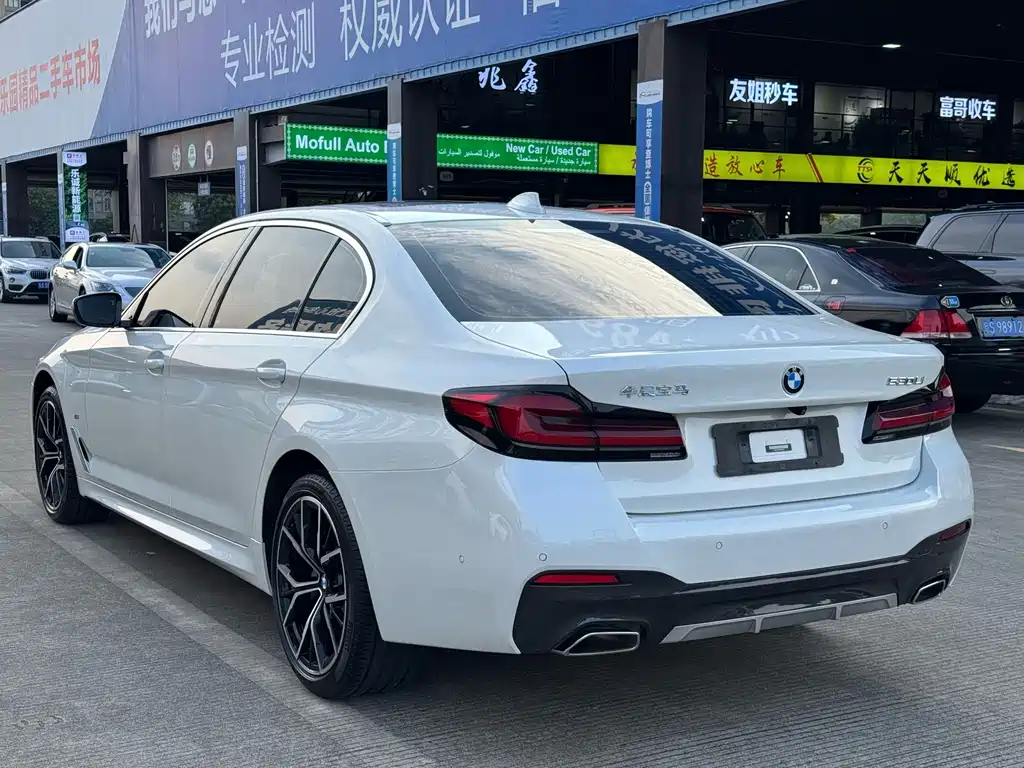 BMW 5 Series 2022 — фото 15