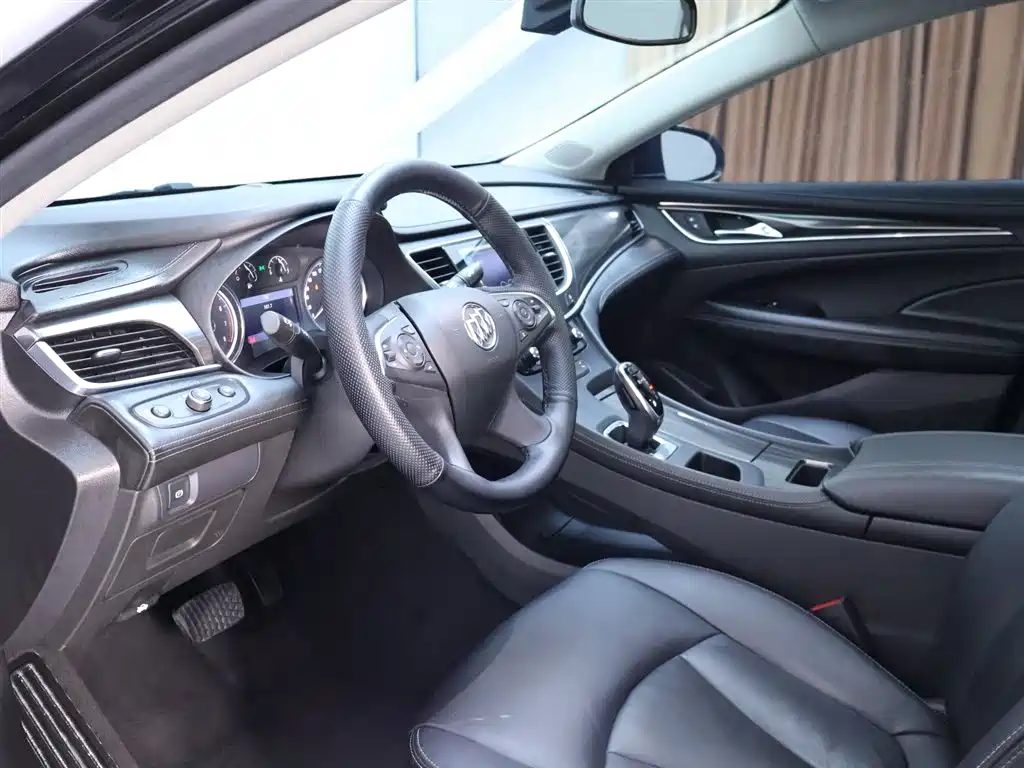 Buick LaCrosse 2020 — фото 11