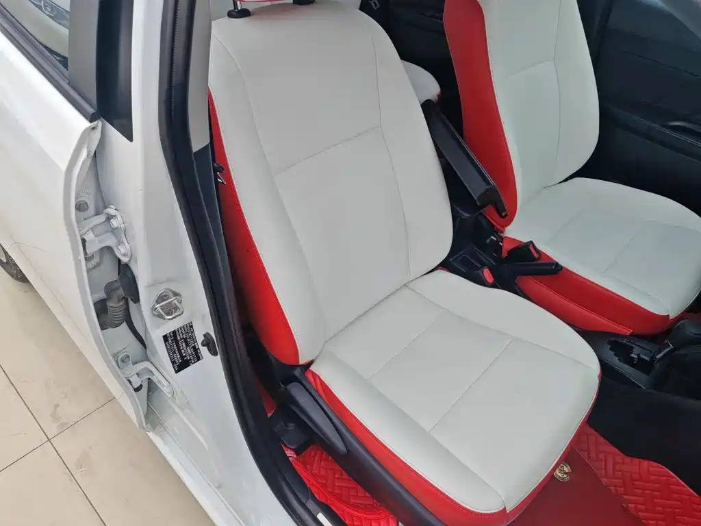 Toyota Yaris L 2020 — фото 20