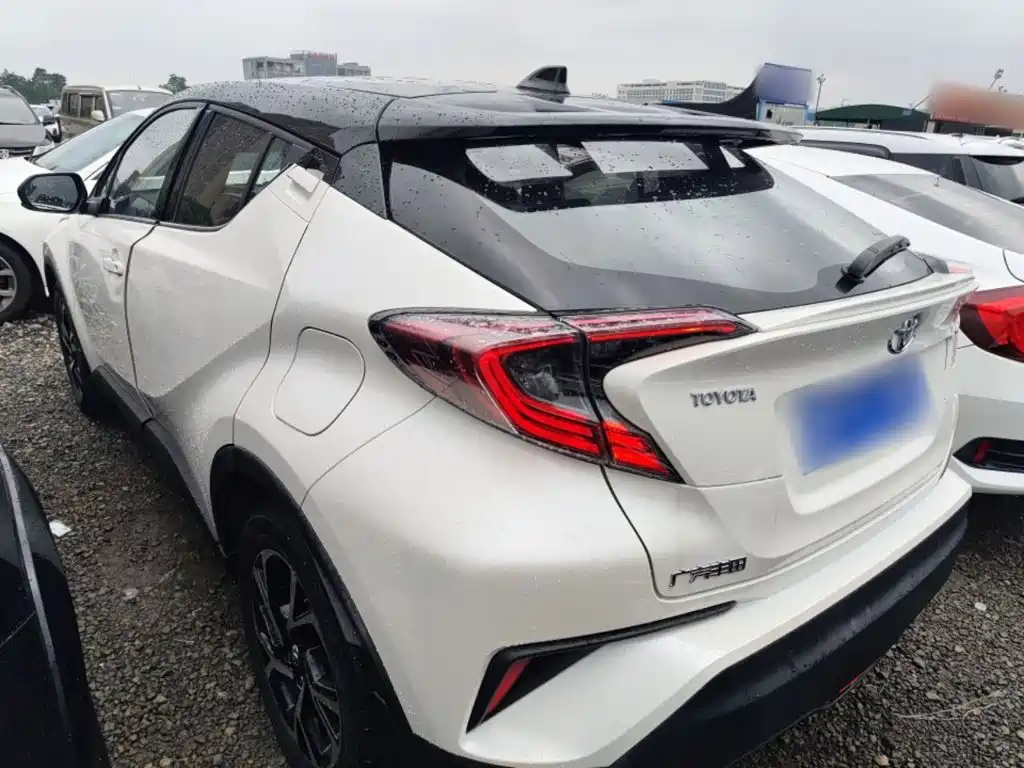 Toyota C-HR 2020 — фото 23