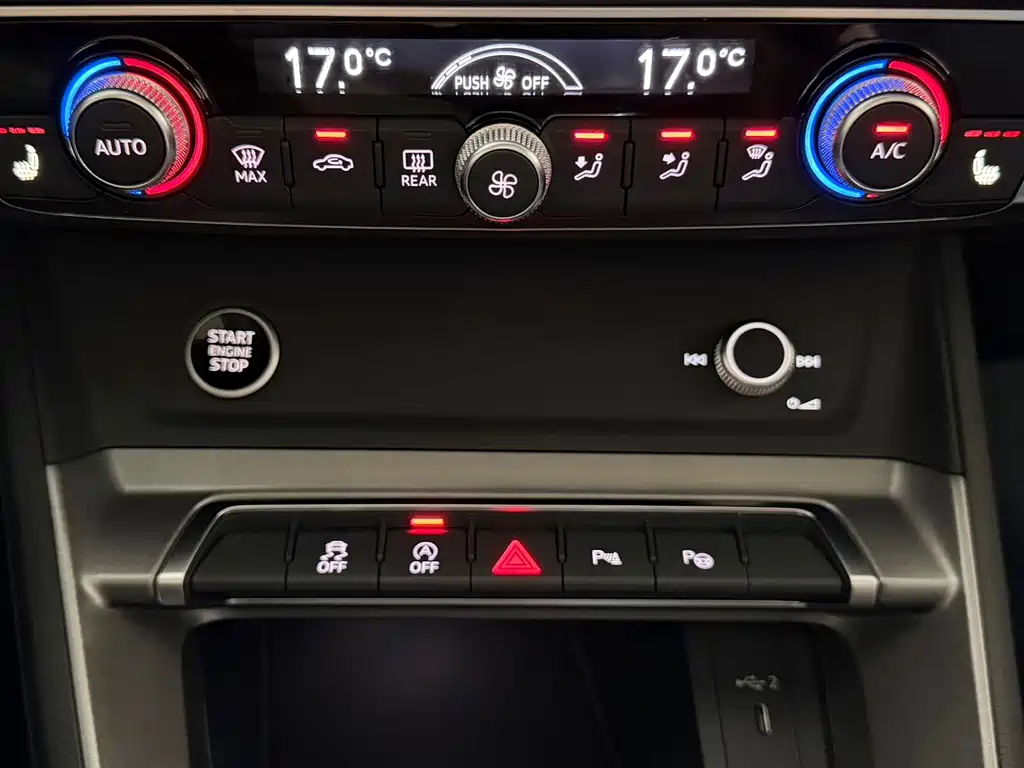 Audi Q3 2022 — фото 14