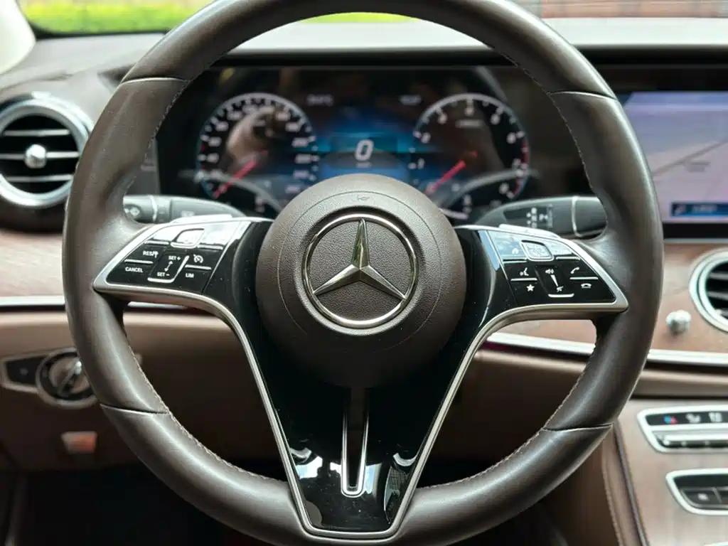 Mercedes-Benz E-Class 2023 — фото 23