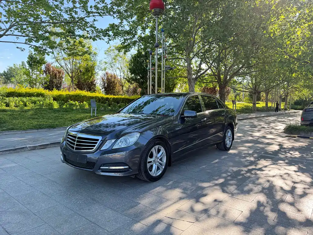 Mercedes-Benz E-Class 2010