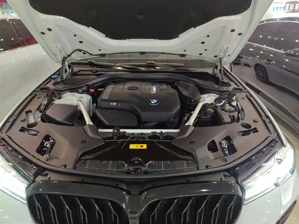 BMW 5 Series New Energy 2021 — фото 16