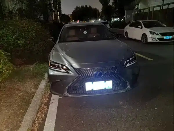 Lexus ES 2019