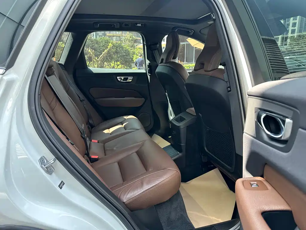 Volvo XC60 PHEV 2023 — фото 19