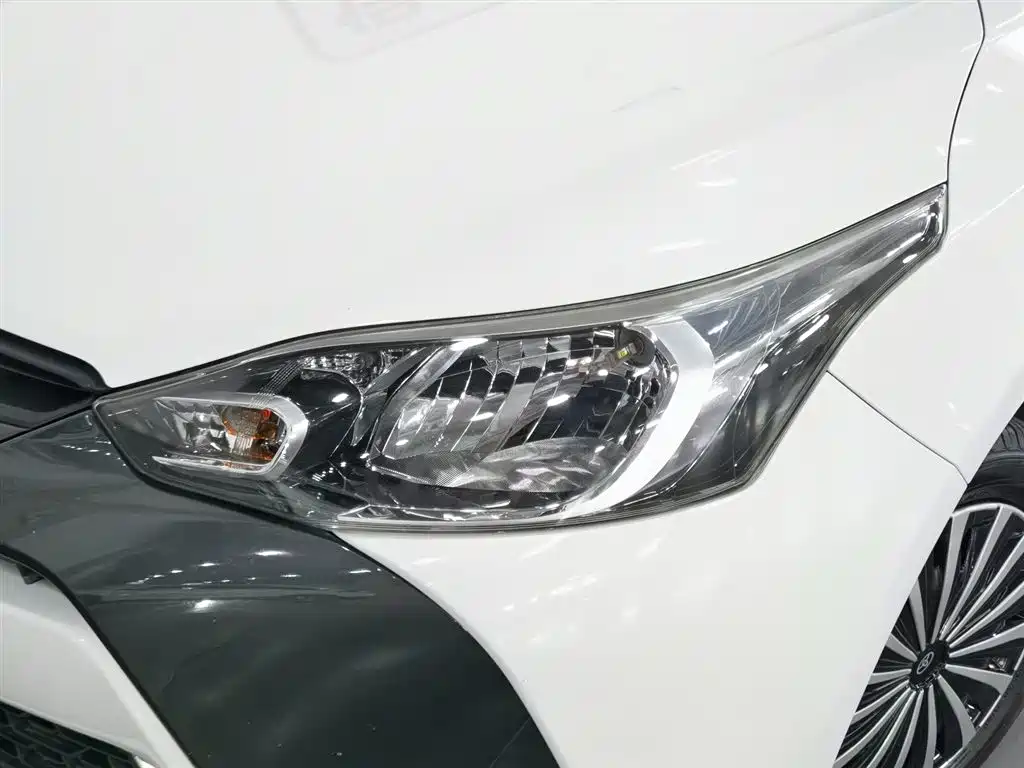 Toyota Yaris L 2019 — фото 3
