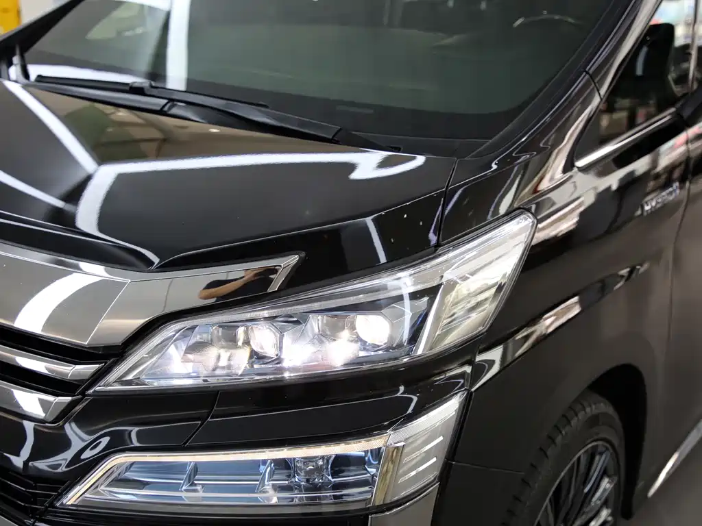 Toyota Vellfire 2021 — фото 18