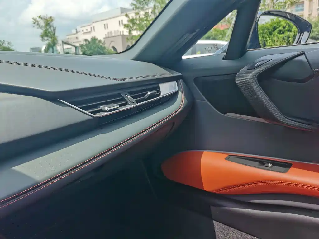BMW i8 2020 — фото 26