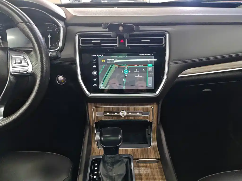 Roewe RX8 2018 — фото 10