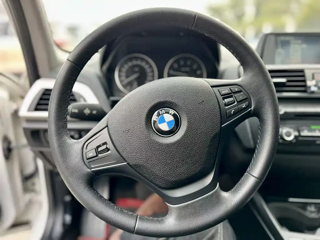 BMW 1 Series 2014 — фото 16