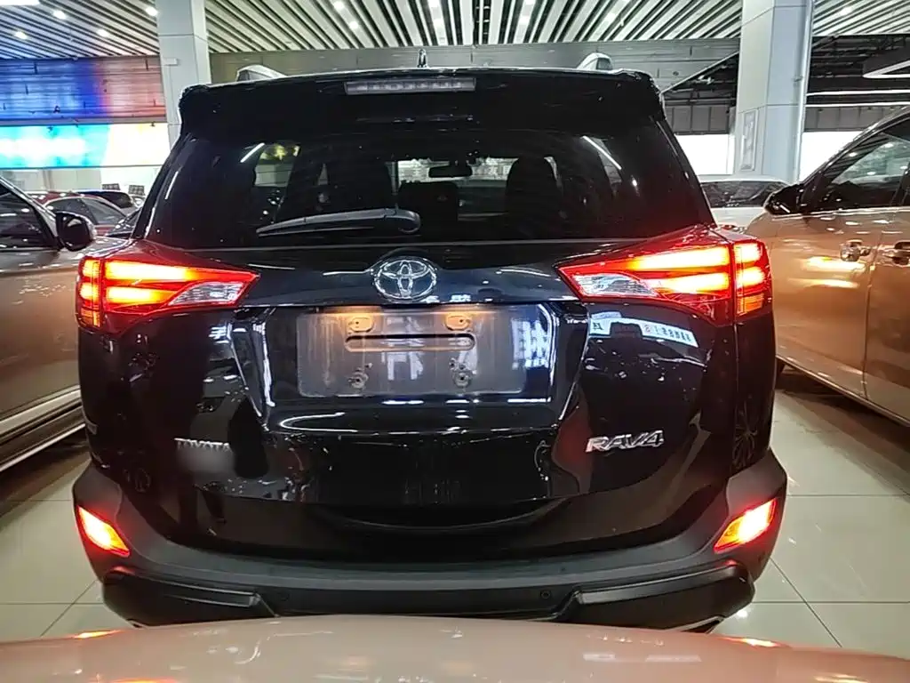 Toyota RAV4 2015