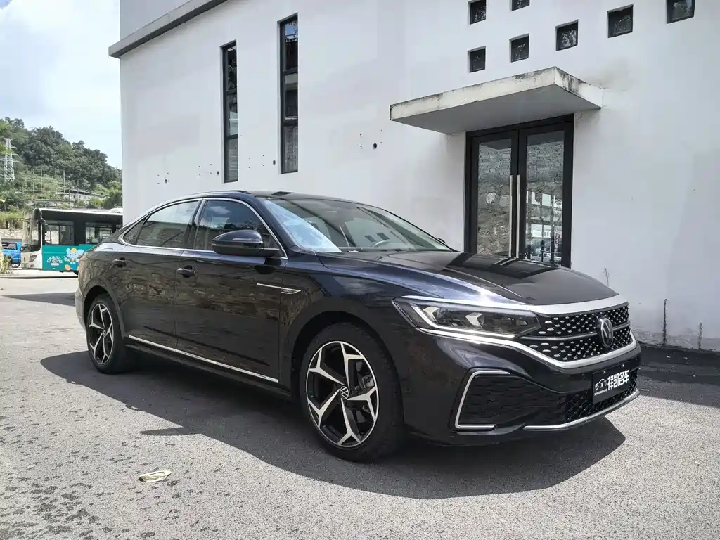Volkswagen Passat 2023