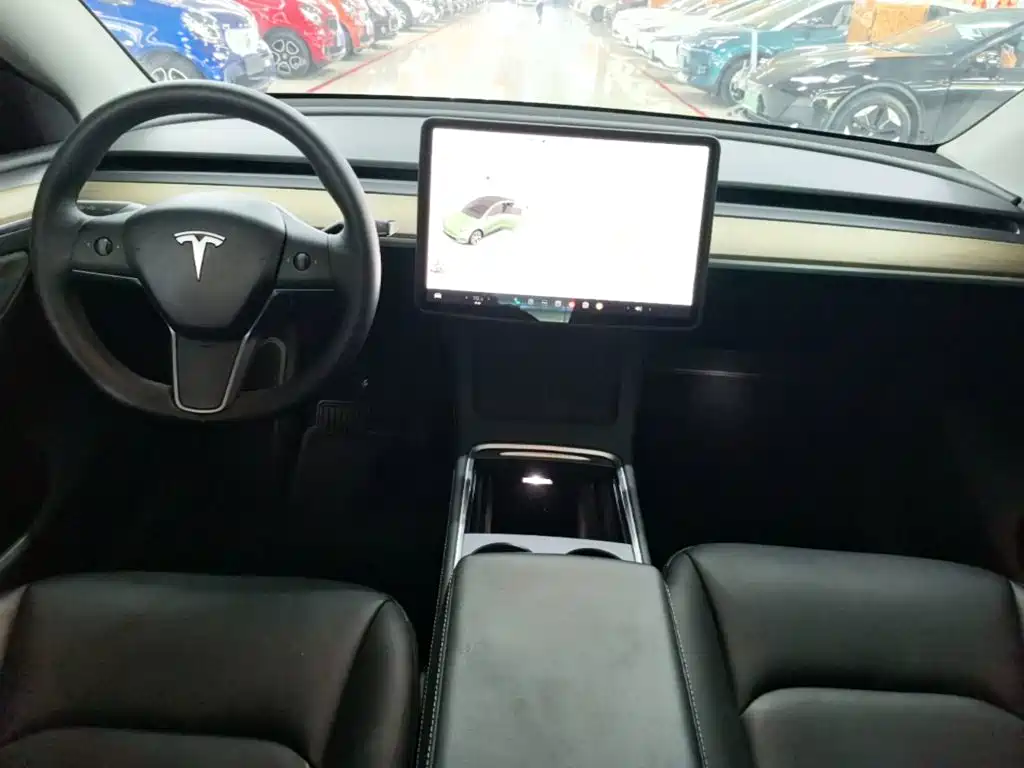 Tesla Model Y 2021 — фото 10