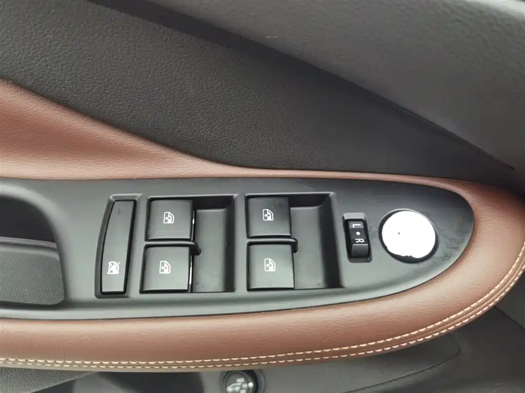 Buick Envision Plus 2018 — фото 9