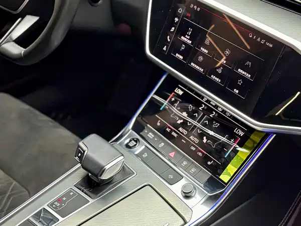 Audi A6L 2022