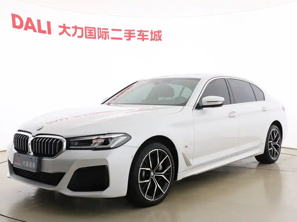 BMW 5 Series 2022 — фото 1