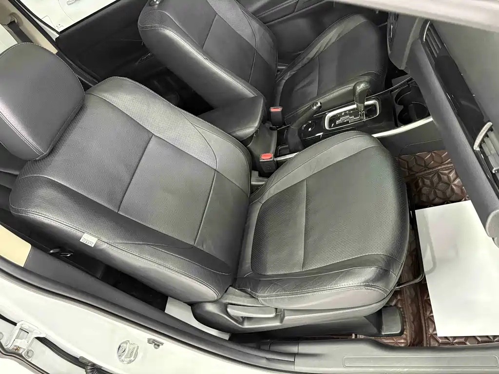 Mitsubishi Outlander 2017 — фото 19