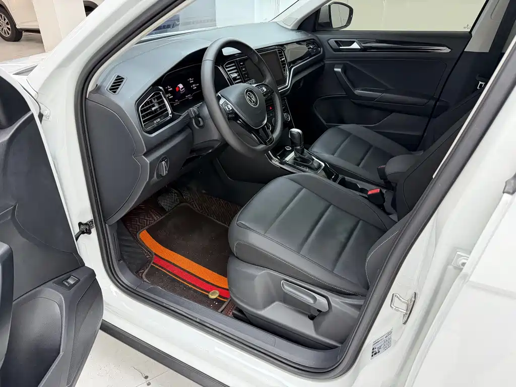 Volkswagen T-Roc 2022 — фото 12