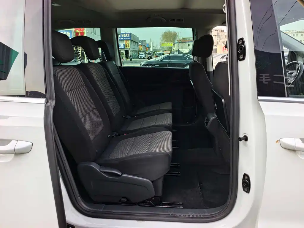 Volkswagen Sharan 2016 — фото 12