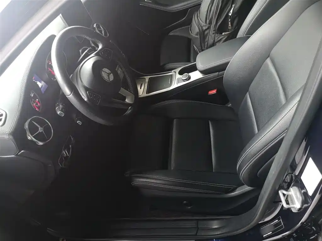 Mercedes-Benz GLA 2018 — фото 15
