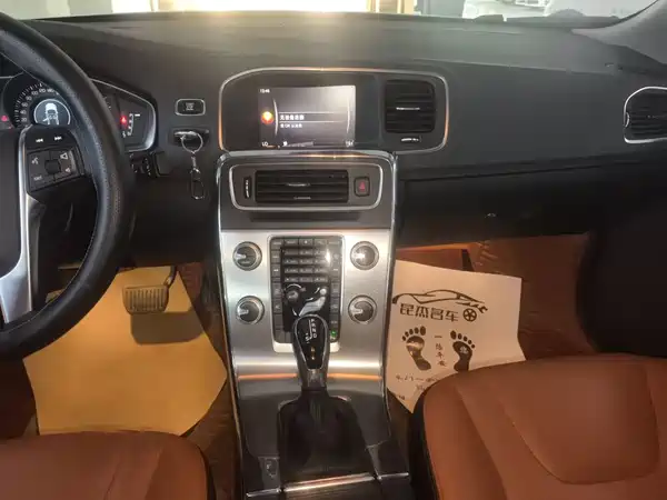 Volvo S60 2019