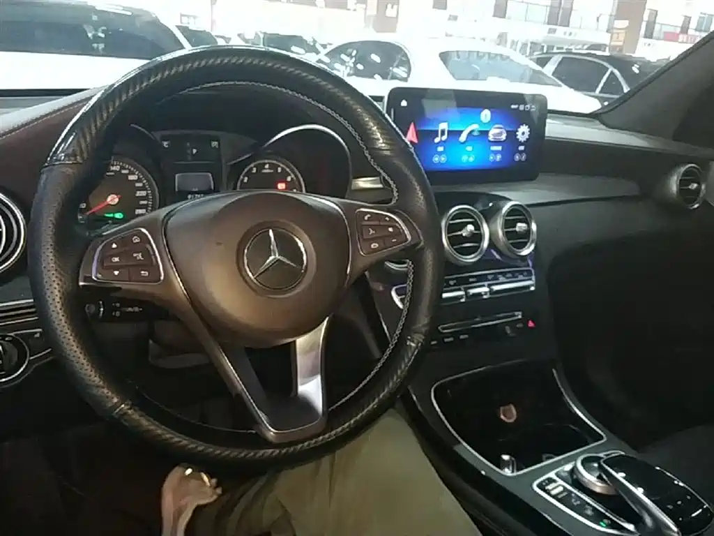 Mercedes-Benz GLC 2016 — фото 10