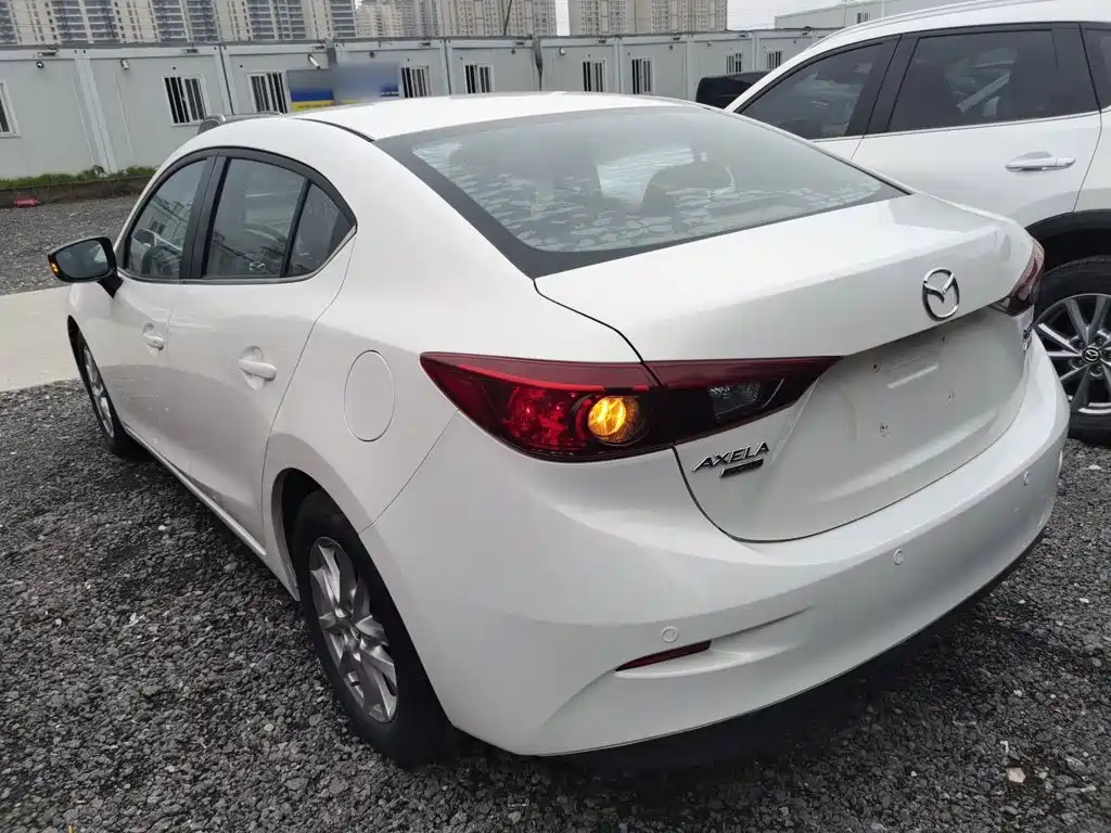 Mazda 3 Axela 2016