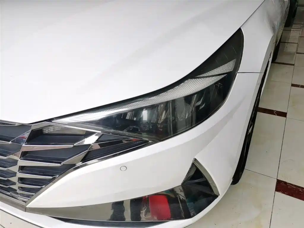 Hyundai Elantra 2021 — фото 24