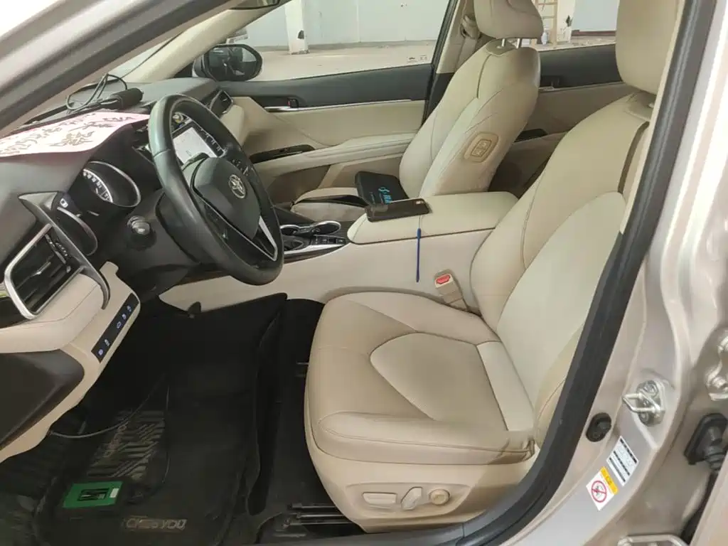 Toyota Camry 2018 — фото 15