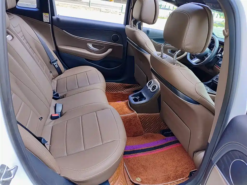 Mercedes-Benz E-Class 2020 — фото 11