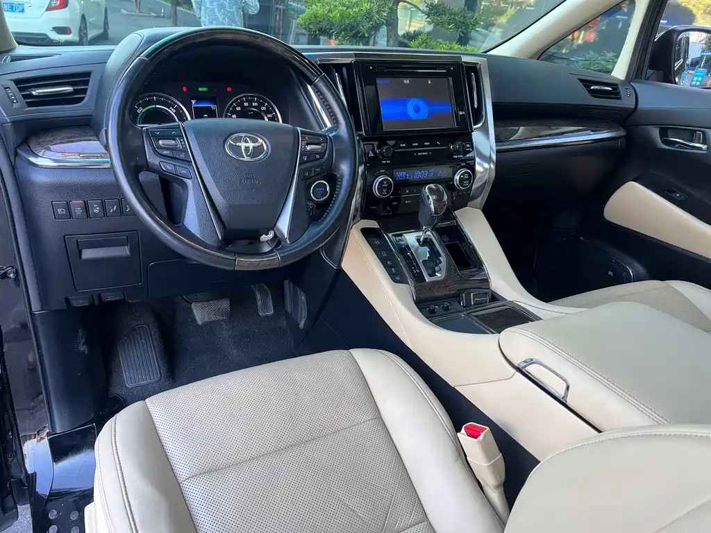 Toyota Vellfire 2020 — фото 9
