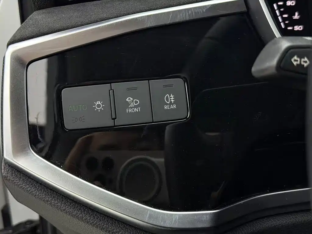 Audi Q3 2021 — фото 14