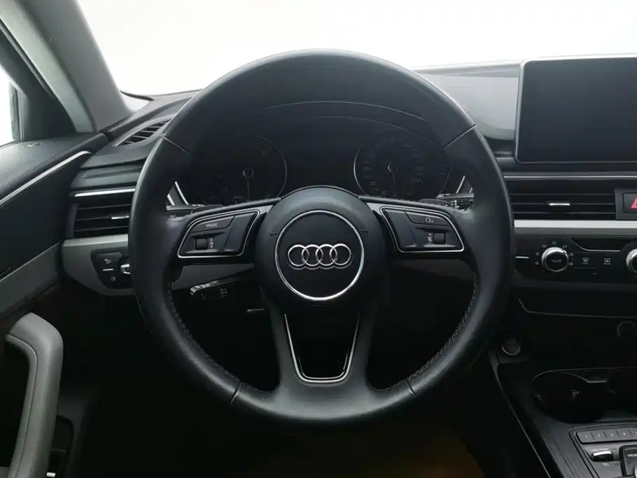 Audi A4L 2018 — фото 15