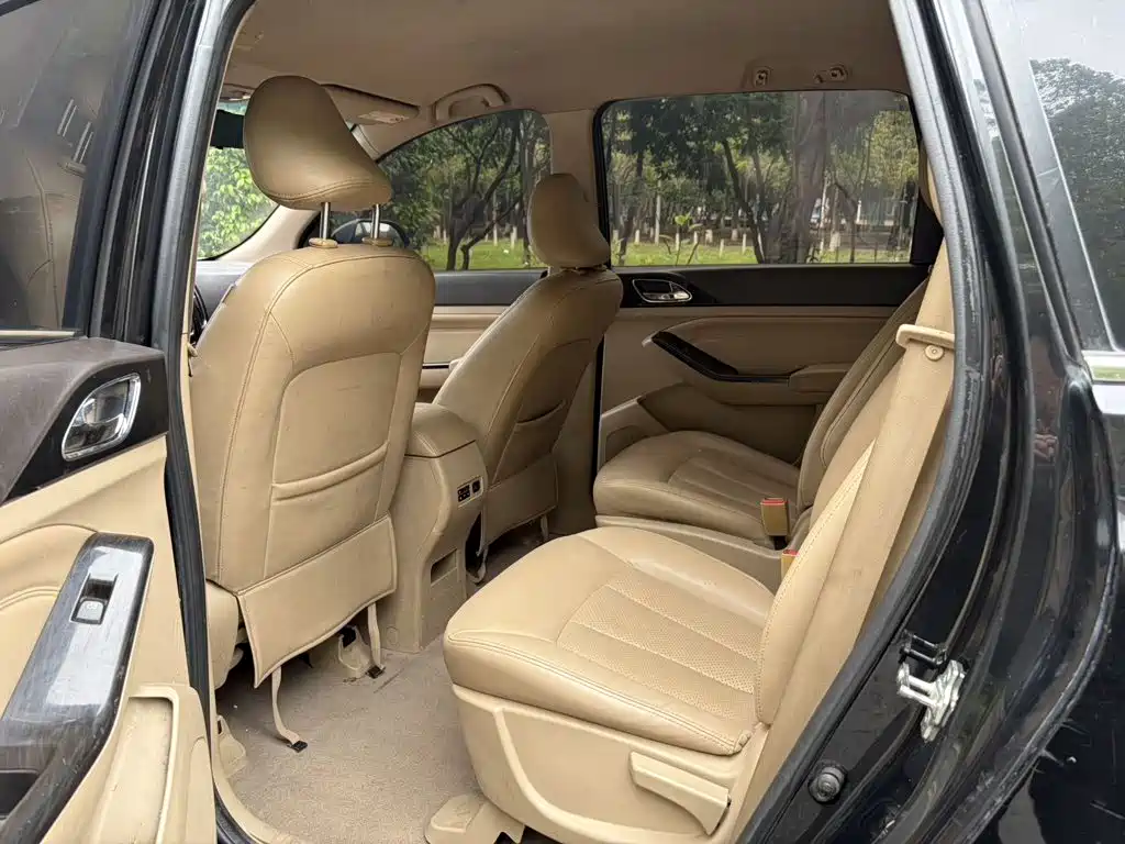 Baojun 730 2015