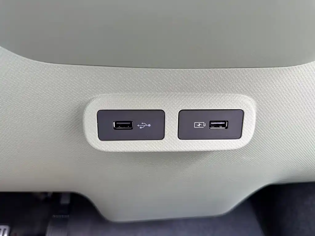 Geely Galaxy Panda 2025 — фото 23
