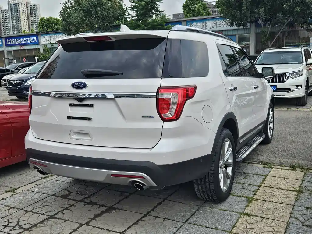 Ford Explorer 2018 — фото 4