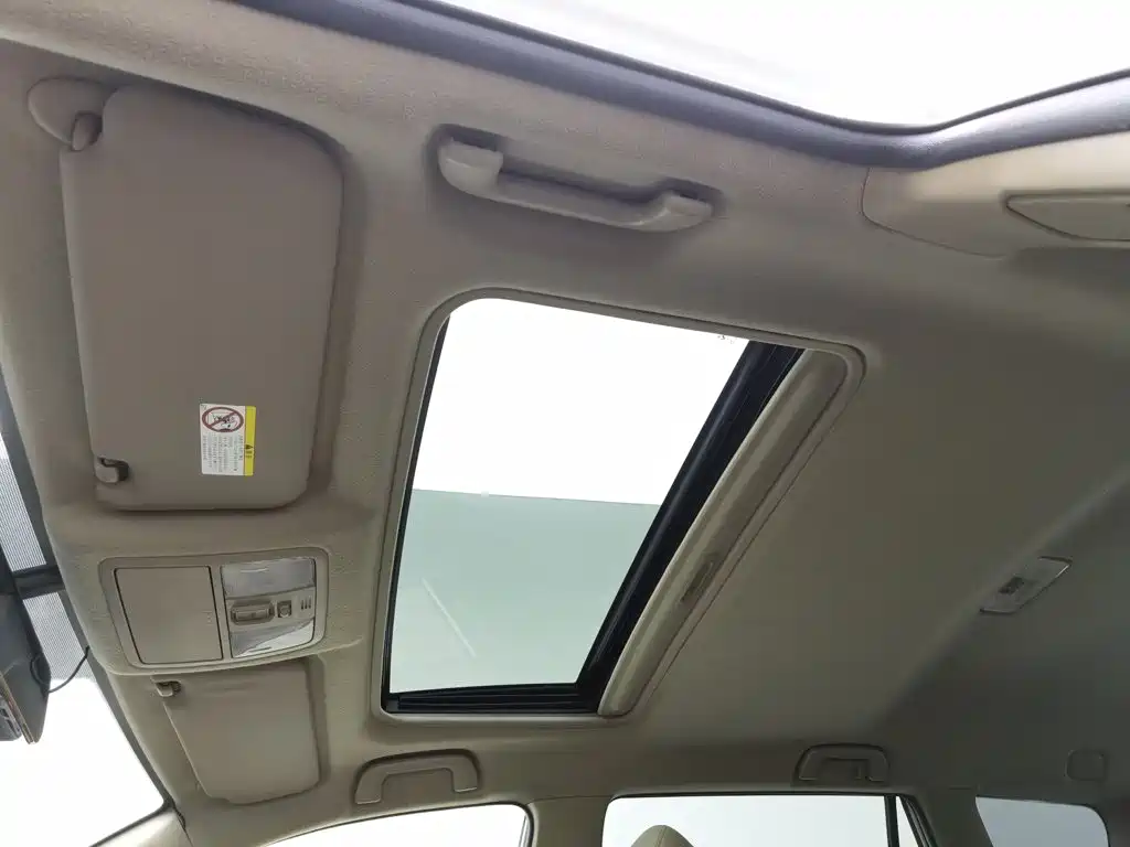 Toyota RAV4 2012 — фото 14