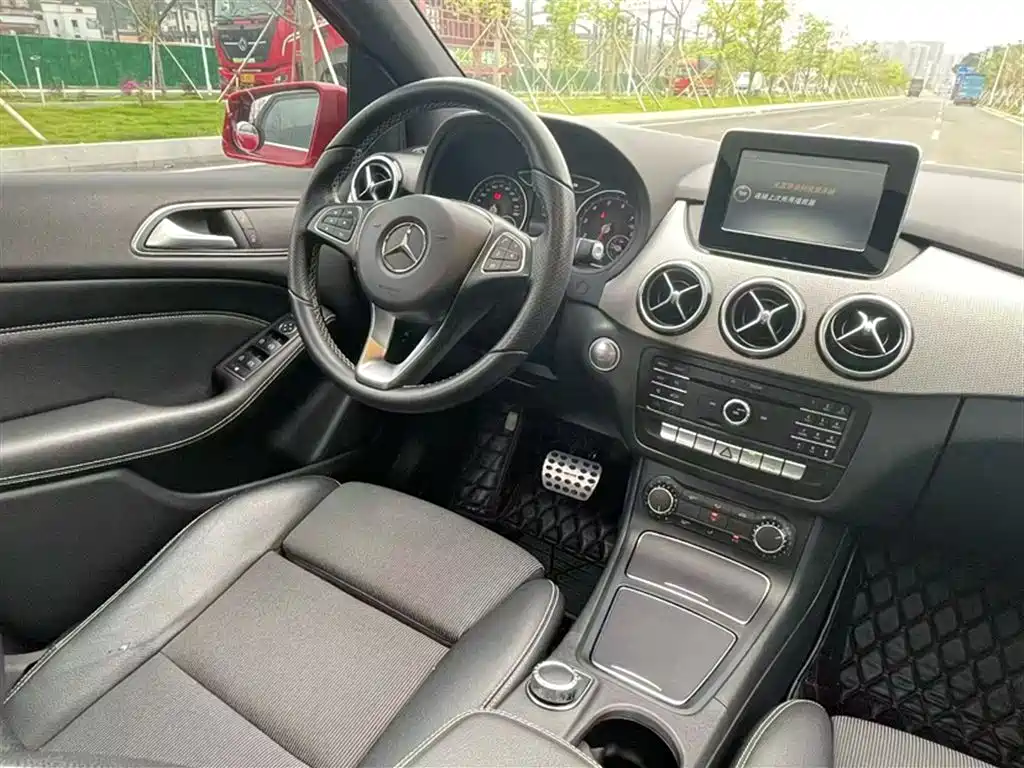 Mercedes-Benz B-Class 2016 — фото 12