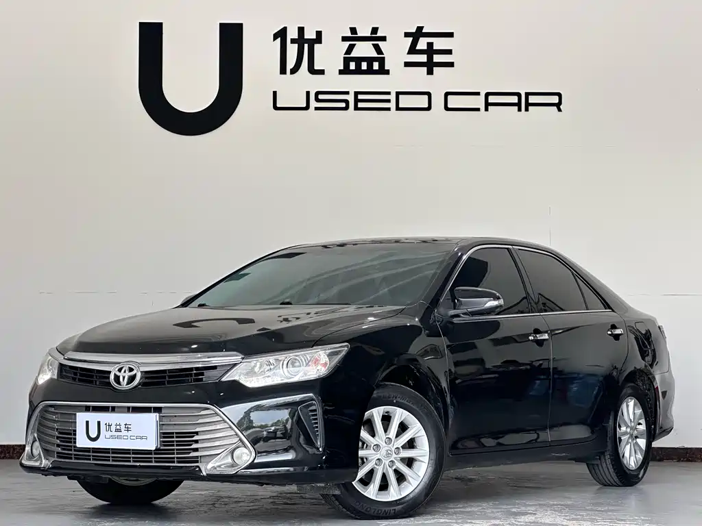 Toyota Camry 2017 — фото 1