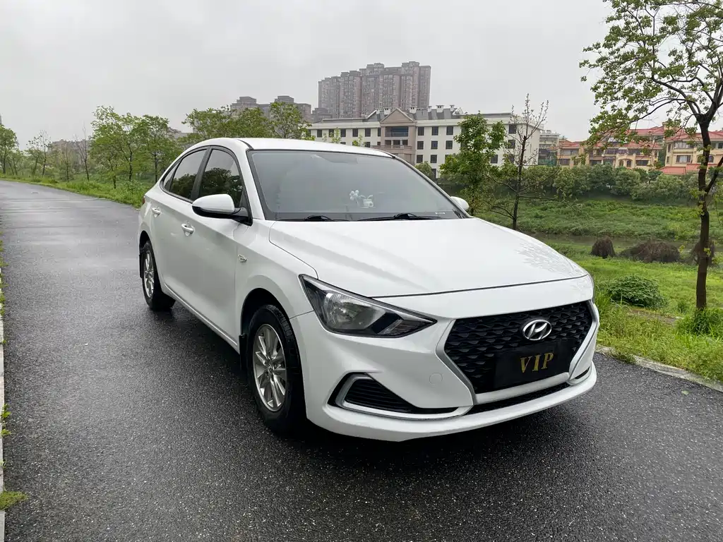 Hyundai Elantra 2021 — фото 3