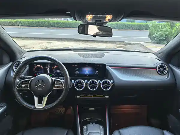 Mercedes-Benz EQA 2024