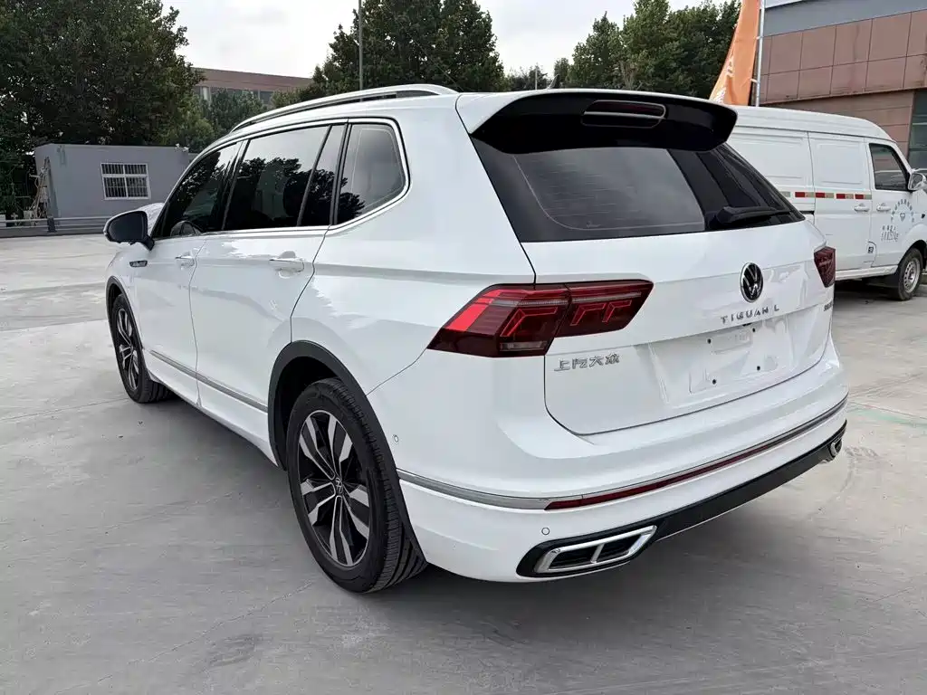 Volkswagen Tiguan L 2021 — фото 8