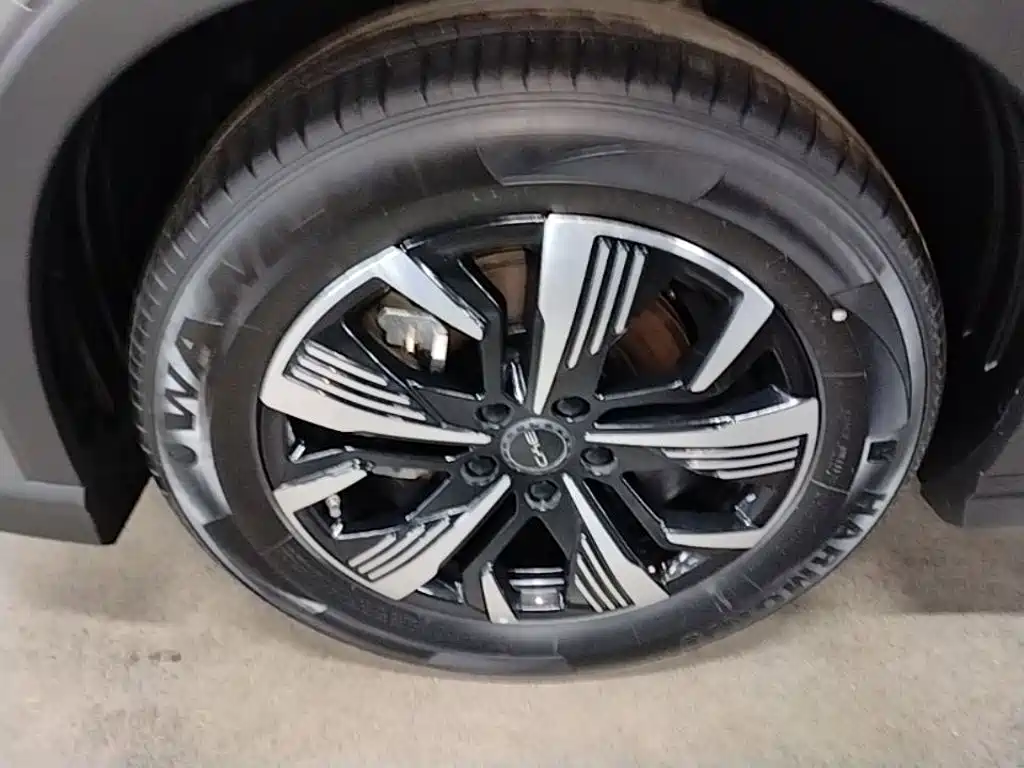 BYD Seal 05 DM-i 2025 — фото 23