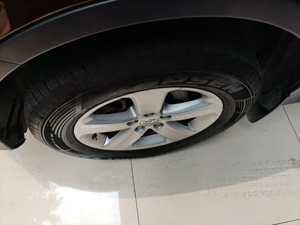 Toyota RAV4 2014 — фото 25